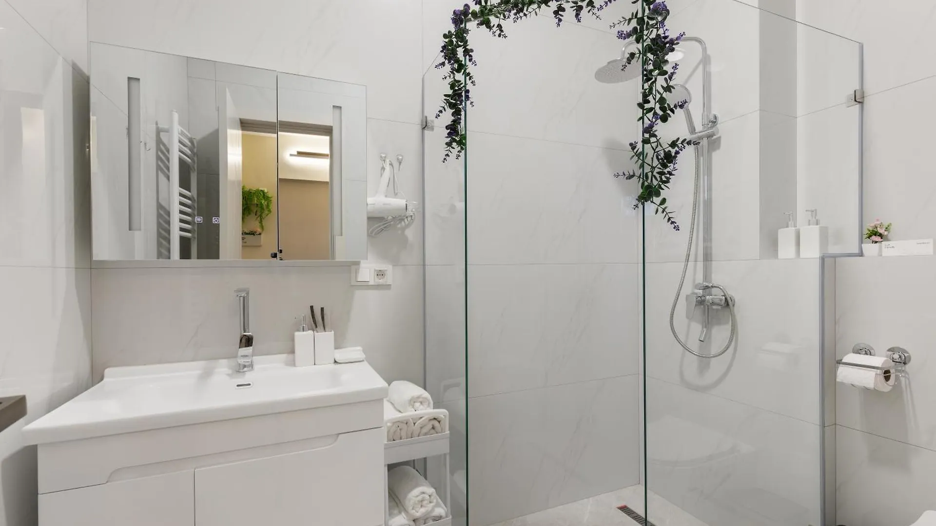 Bagebi Views - Spacious Apartment With City Views Tbilisi