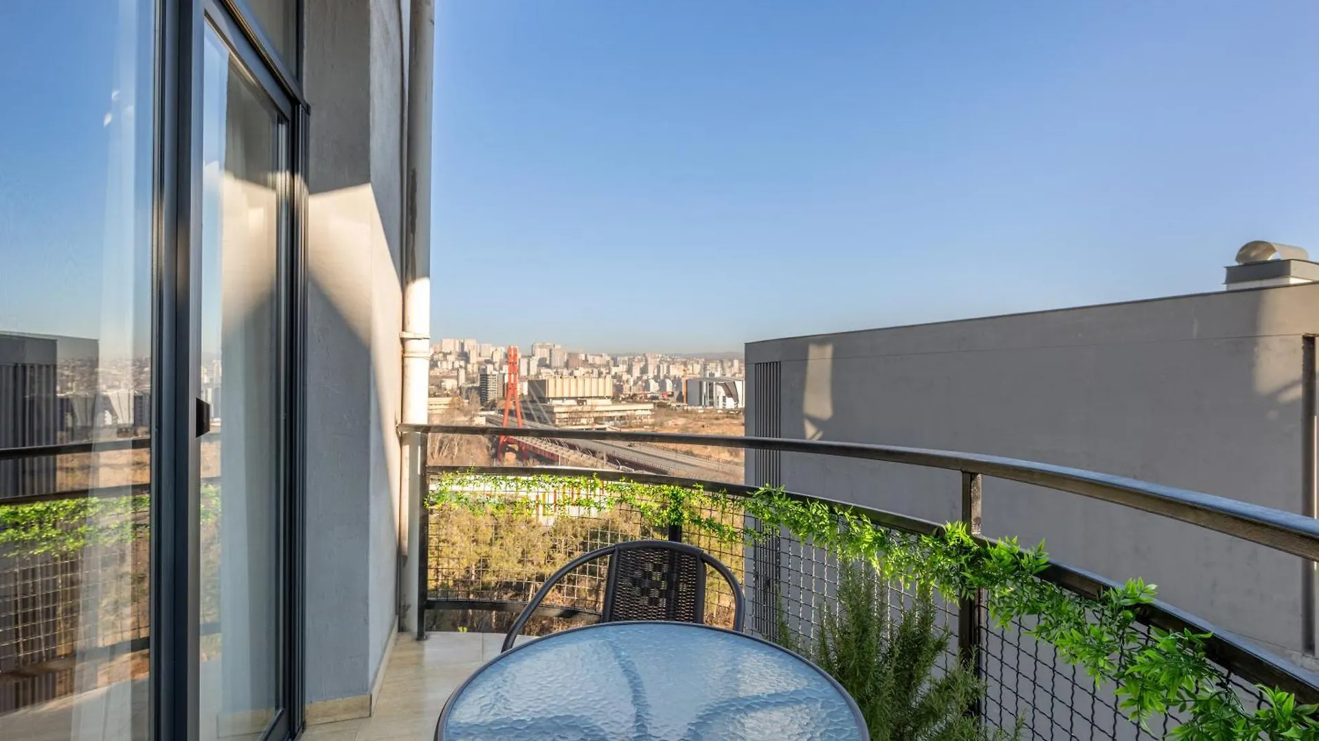 Bagebi Views - Spacious Apartment With City Views ティビリシ